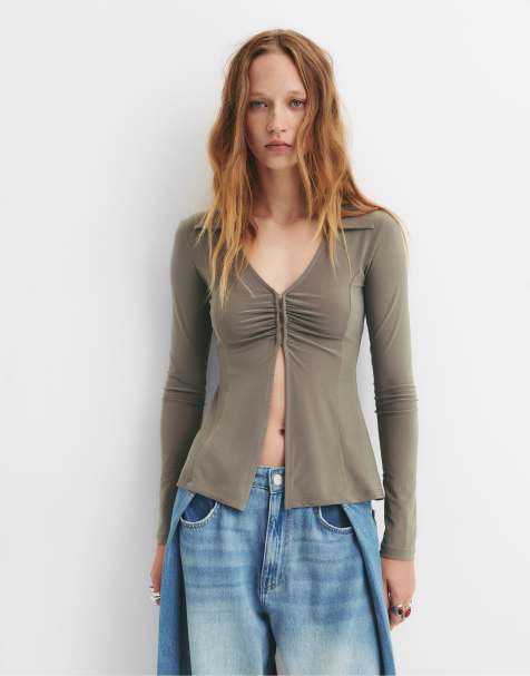 Pull&Bear - T-shirt met V-hals in molbruin - view 1