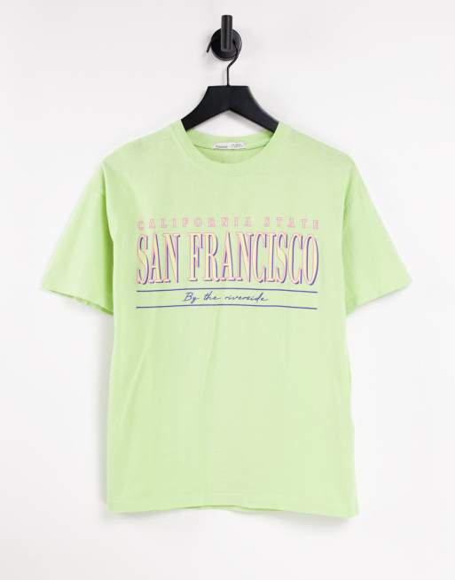 Pull&Bear – T-Shirt mit Grafik in Grün