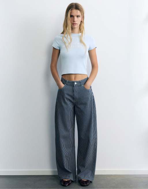 Pull&Bear T-Shirt mit Nieten und Slogan in Hellblau, 4 von 7