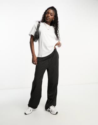 Pull&Bear oversized t-shirt in white - ASOS Price Checker