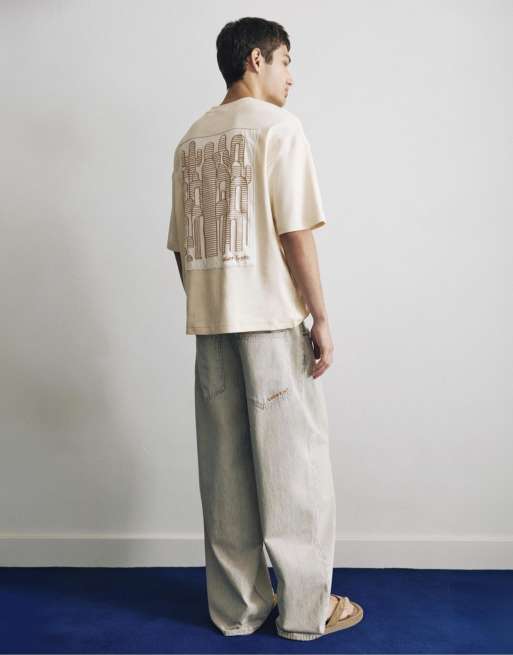 Pull&Bear - T-shirt van zware stof met korte mouwen en grafische print in zandkleur, 2 van 4