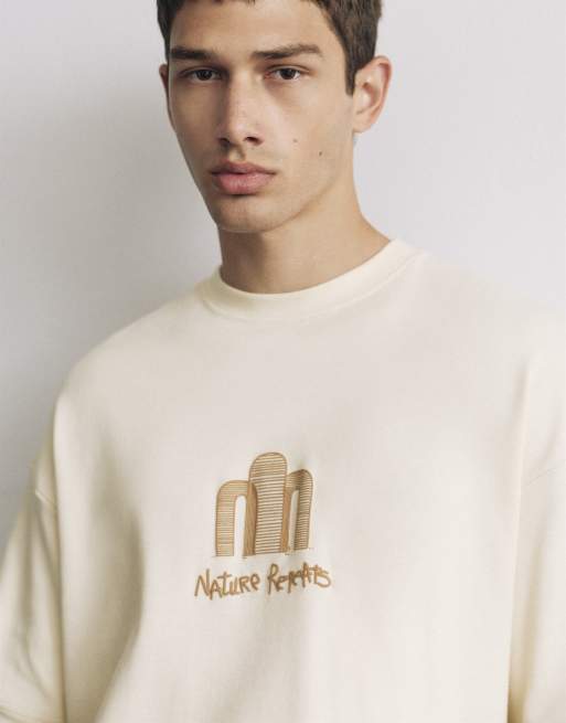 Pull&Bear - T-shirt van zware stof met korte mouwen en grafische print in zandkleur, 3 van 4