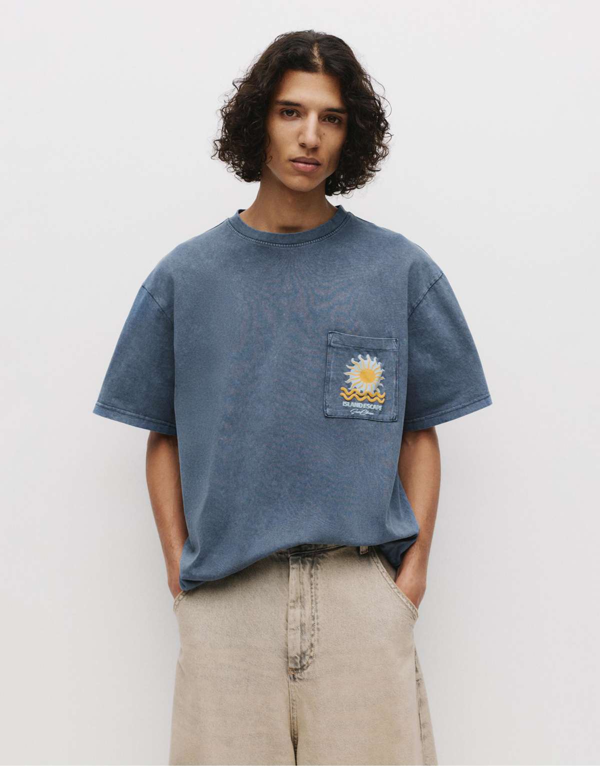 Pull&Bear T-shirt with sun pocket in navy