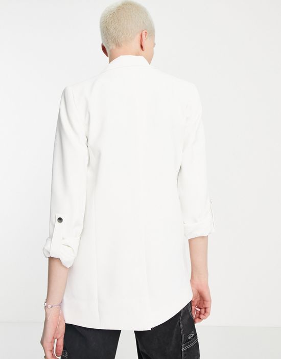 https://images.asos-media.com/products/pullbear-tailored-blazer-in-white/202606948-2?$n_550w$&wid=550&fit=constrain