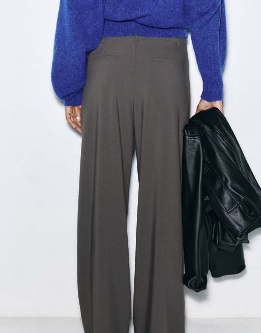 Pull&Bear Tailored darted pants in medium grey, 2 of 7