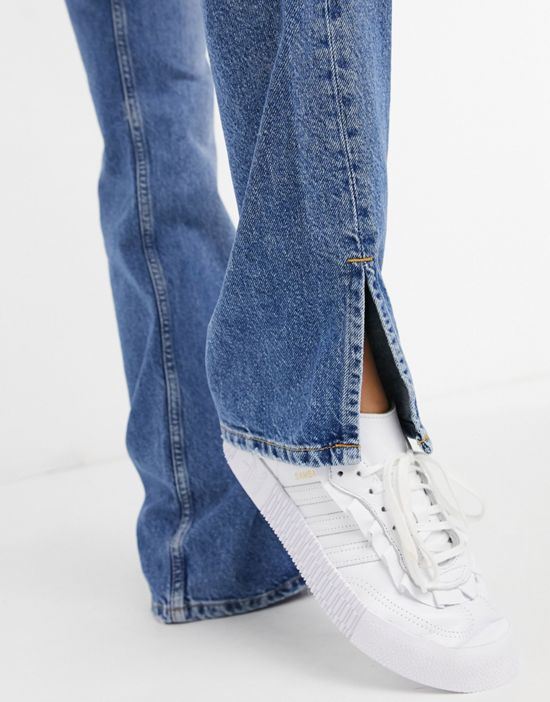 https://images.asos-media.com/products/pullbear-tall-90s-straight-leg-jeans-with-slit-hem-in-blue/21606738-3?$n_550w$&wid=550&fit=constrain