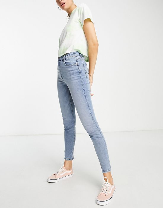 https://images.asos-media.com/products/pullbear-tall-high-rise-skinny-contour-jeans-in-mid-blue/202701445-3?$n_550w$&wid=550&fit=constrain