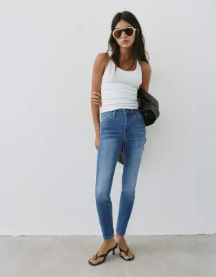 Tall 2