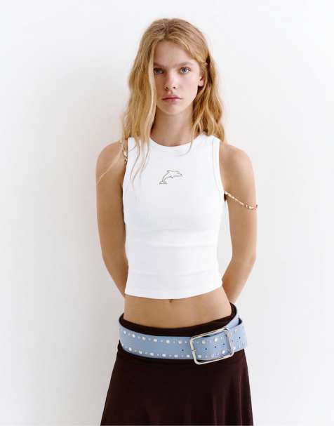 Pull&Bear – Tanktop in Eisweiß mit Delfin-Motiv mit Schmucksteinverzierung - view 1