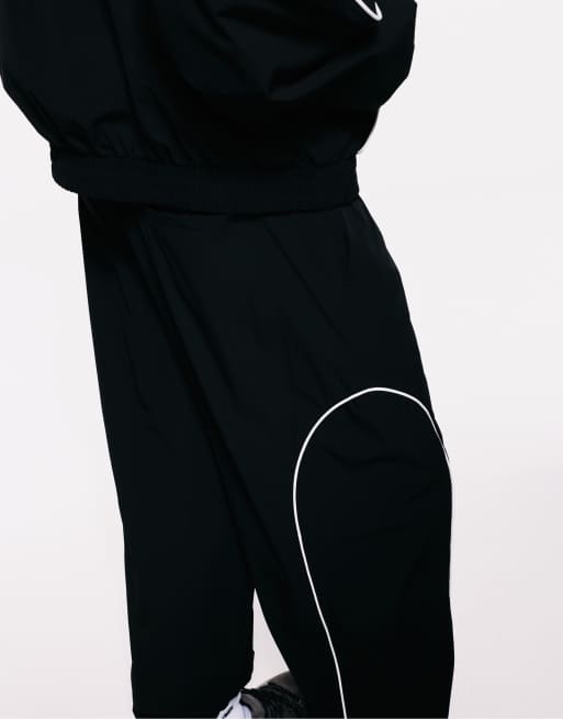Pull&Bear tekniske joggingbukser med piping i sort, 5 af 7