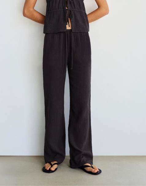 Pull&Bear Textured flowing trousers in faded black - view 1