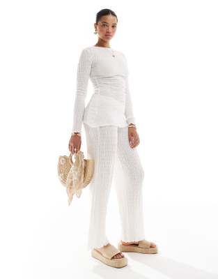Pull & Bear Textured Long Sleeve Asymmetric Top In White