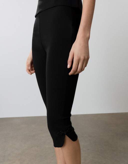 Pull&Bear Toggle capris in black, 4 of 7