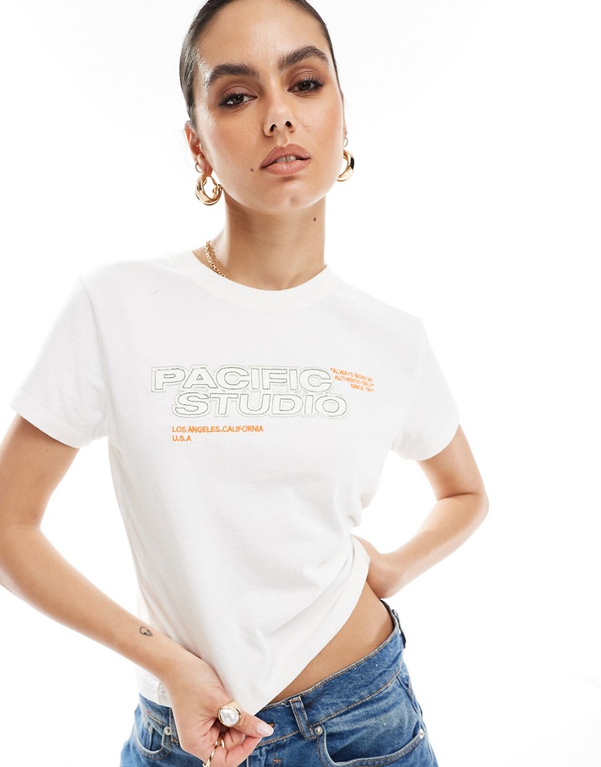Pull & Bear Tonal Graphic Tee In Off White