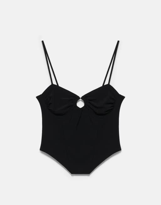 Pull&Bear top à bretelles avec appliqué à l'encolure en noir, 3 de 5