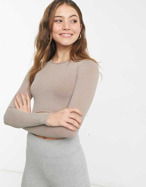 Pull&Bear - Top da yoga a maniche lunghe a coste color cuoio
