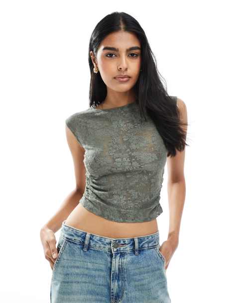Pull&Bear - Top met gerimpelde zijkant en bloemenprint in kaki - view 1