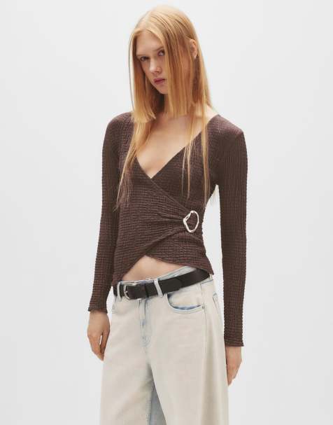 Pull&Bear - Top van crêpe met overslag en gesp in bruin - view 1