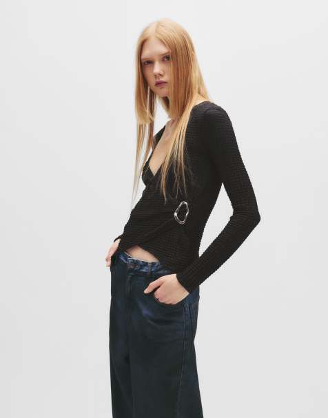 Pull&Bear - Top van crêpe met overslag en gesp in zwart - view 1