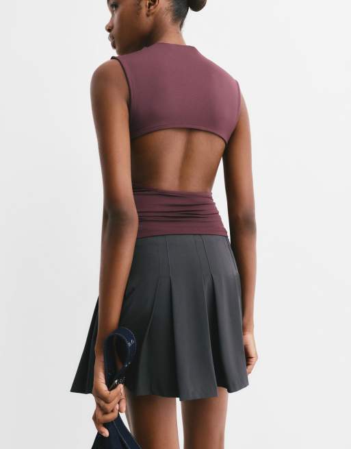 Pull&Bear - Top van polyamide met open achterkant in roodbruin