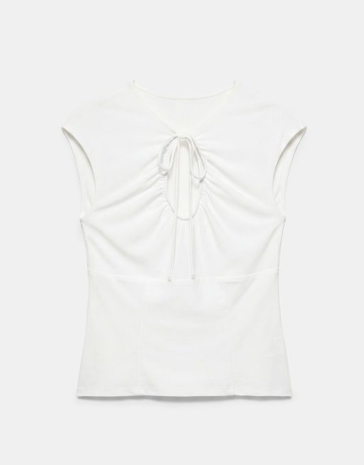 Pull&Bear topp med rynkningar och knytband i halsen i beige, 6 av 7