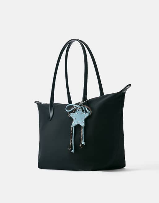 Pull&Bear tote-taske i sort med pynt, 3 af 5