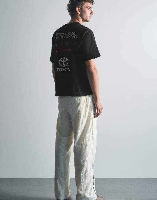 Pull&Bear Toyota celica t-shirt in black, 2 of 7