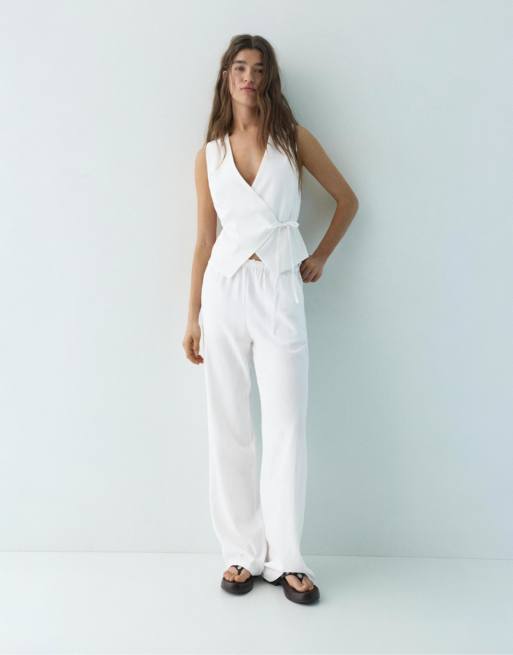 Pull&Bear – Trägertop aus Leinenmix in Weiß mit seitlichem Bindeverschluss, 3 von 4