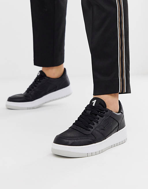 Pull&Bear trainers with chunky sole in black | ASOS
