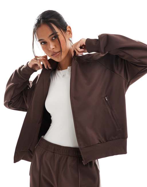Pull&Bear - Trainingstop met contrasterende streep in bruin, deel van co-ord set