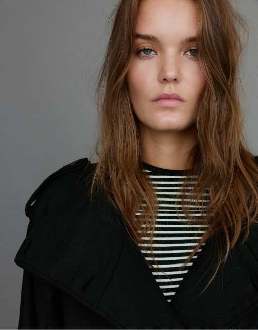 Pull&Bear trench-coat court en feutre ceinturé noir en laine, 3 de 7