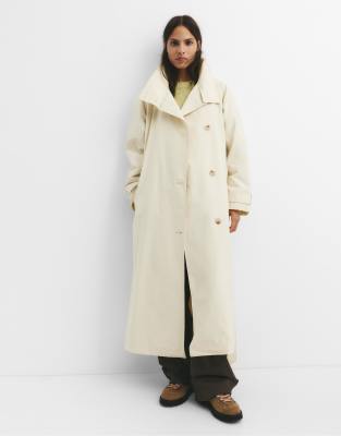Pull & Bear - Trench-coat fluide coupe longue avec ceinture - Vanille-Neutre