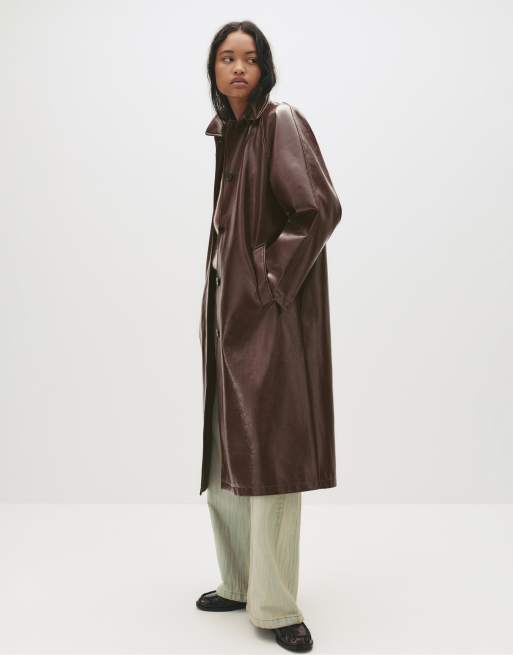 Pull&Bear - Trench in vinile color bordeaux