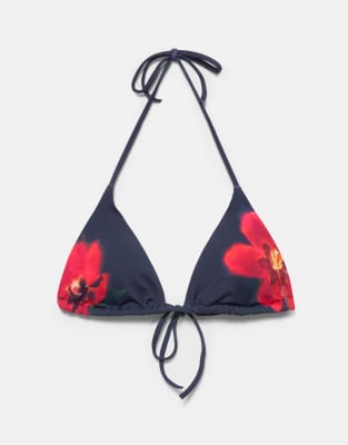 Pull & Bear - Triangel-Bikinioberteil in Blau mit Blumenmotiv