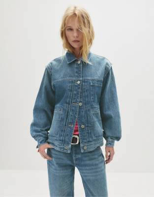 Pull & Bear - Trucker-Jeansjacke in Mittelblau mit Webkante