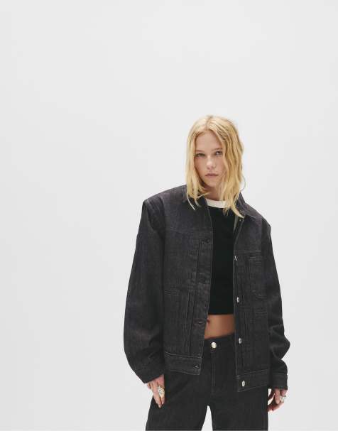 Pull&Bear – Trucker-Jeansjacke in Schwarz mit Webkante - view 1