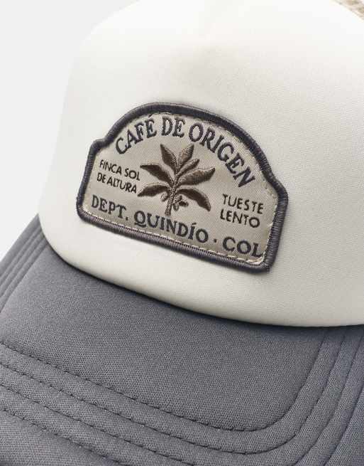 Pull&Bear truckerpet met Café de origen-print in zandkleur, 4 van 5