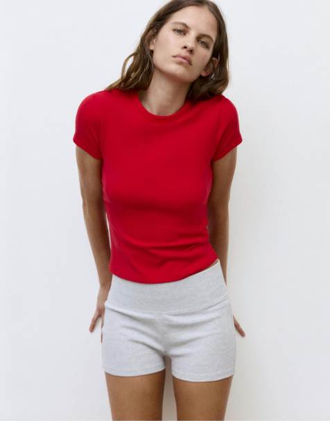 Pull&Bear - Tætsiddende rød T-shirt med korte ærmer - view 1