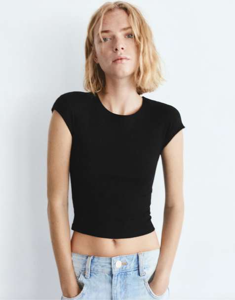 Pull&Bear tætsiddende T-shirt med korte ærmer i sort - view 1