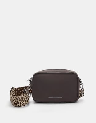 Pull & Bear - Umhängetasche in Braun mit Trageriemen mit Leopardenmuster-Brown