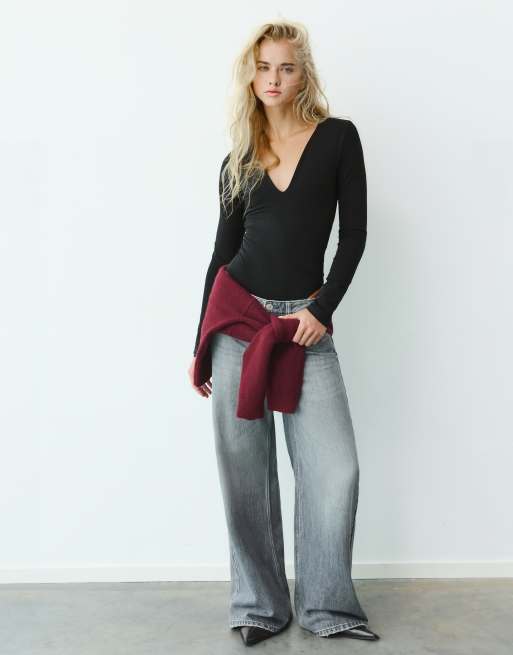 Pull&Bear V-neck bodysuit in black, 4 of 7