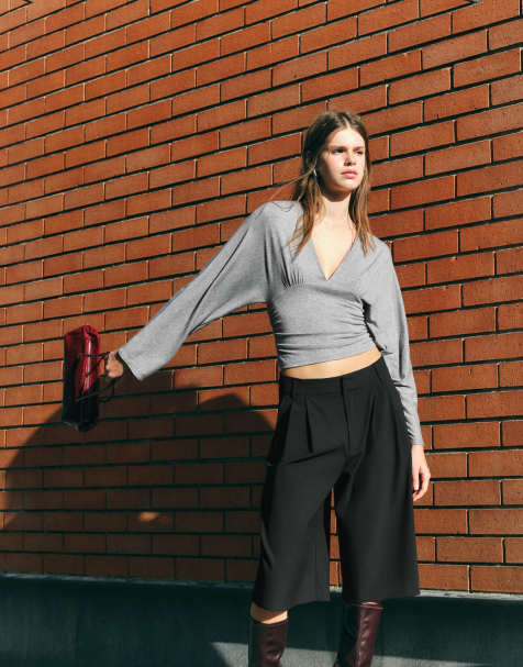 Pull&Bear V-neck gathered top in grey marl - view 1