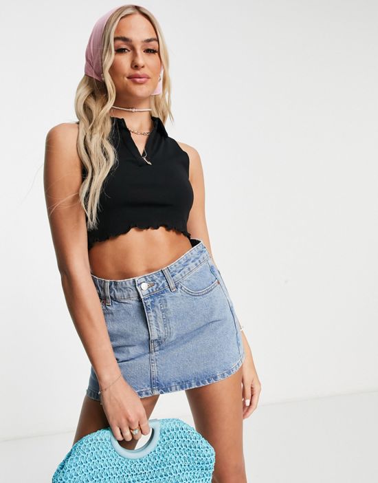 https://images.asos-media.com/products/pullbear-v-neck-polo-crop-top-with-lettuce-edge-in-black/202922453-4?$n_550w$&wid=550&fit=constrain