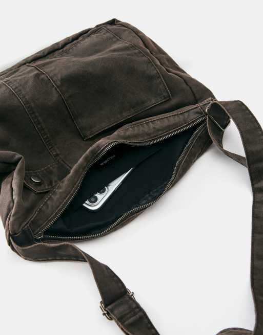 Pull&Bear vaxad canvas axelremsväska i ockra, 4 av 6