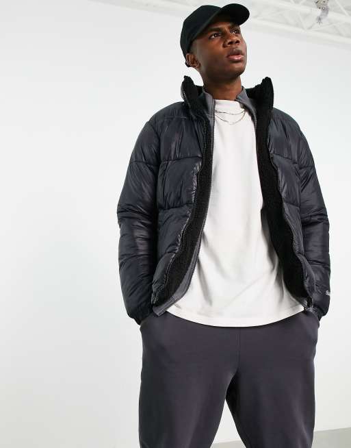 Pull&Bear - Vendbar dynejakke i sort med for i imiteret lammeskind