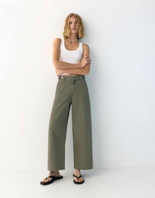 Pull & Bear - Verstellbare Ballon-Jeans in Khaki-Grün