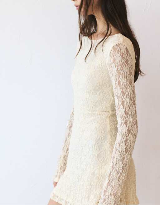 Pull&Bear Vestito corto a maniche lunghe in pizzo beige ASOS