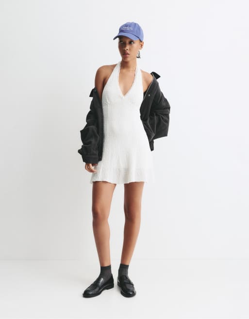 Pull&Bear Vestito corto allacciato al collo bianco testurizzato