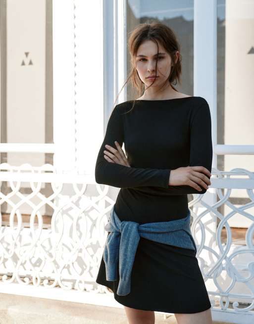 Pull&Bear vestito corto arricciato morbido al tatto nero, 2 di 7