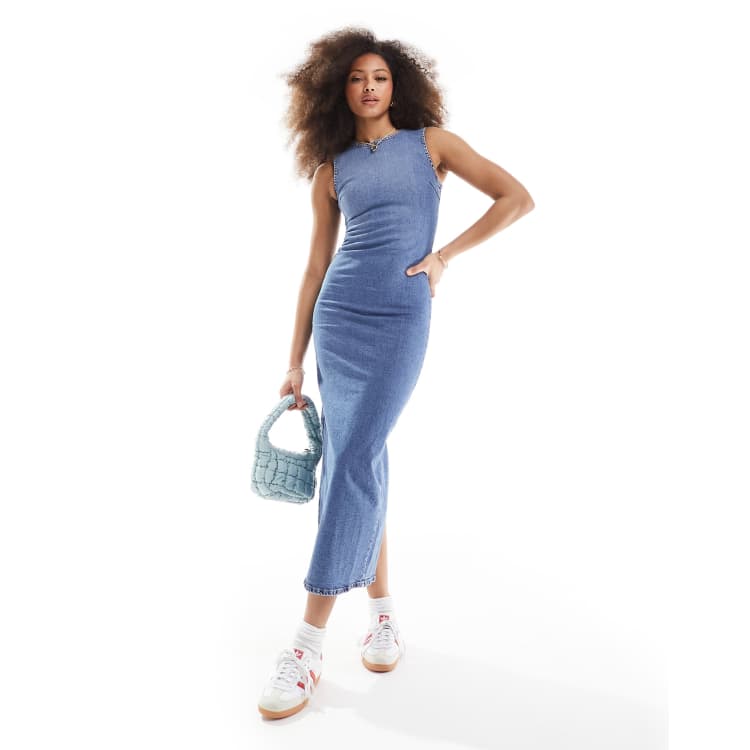 Pull Bear Vestito lungo in denim color blu medio con scollo a vogatore ASOS